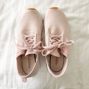 Size 7.5 pink new balance sneakers